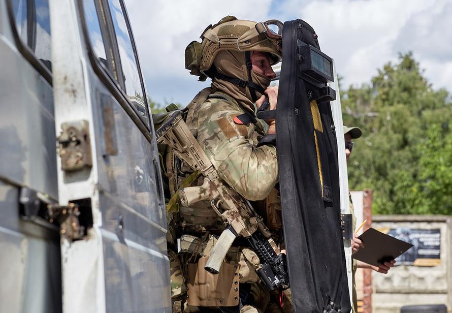 Миротворцы начали покидать Казахстан