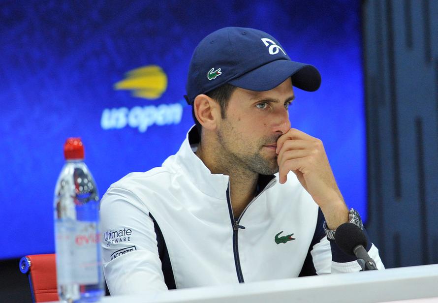 Власти Австралии намекнули Джоковичу на досрочное прекращение бана