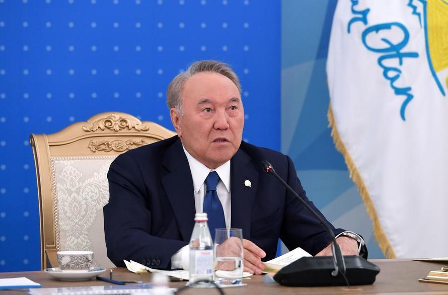 Британская газета рассказала, чем сейчас занят Назарбаев