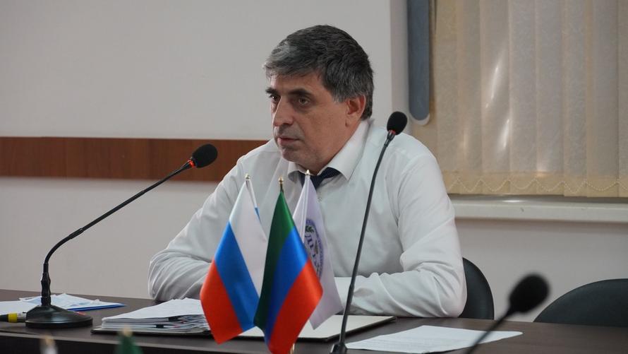 Наворовал 90 млн. Дагестанский ректор три года присваивал себе стипендии студентов