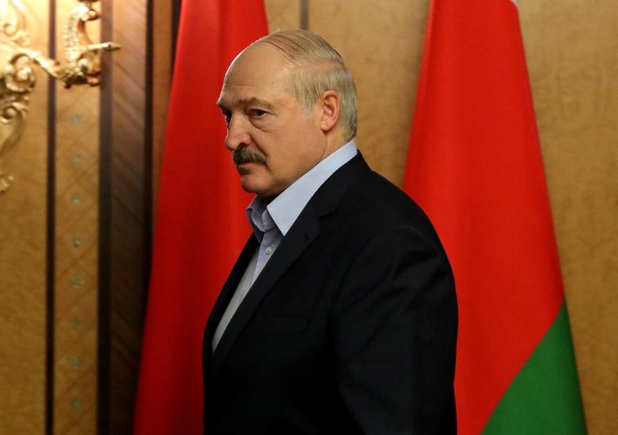 Лукашенко пожаловался на Ельцина и Назарбаева, которые заставляли его выпивать