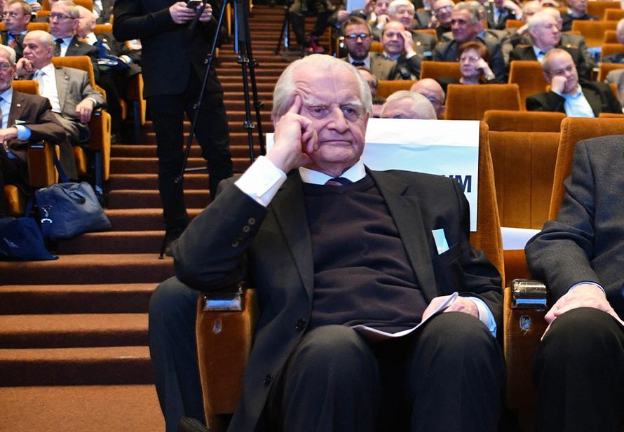 80-летнего физика заподозрили в мошенничестве на 2 млн рублей