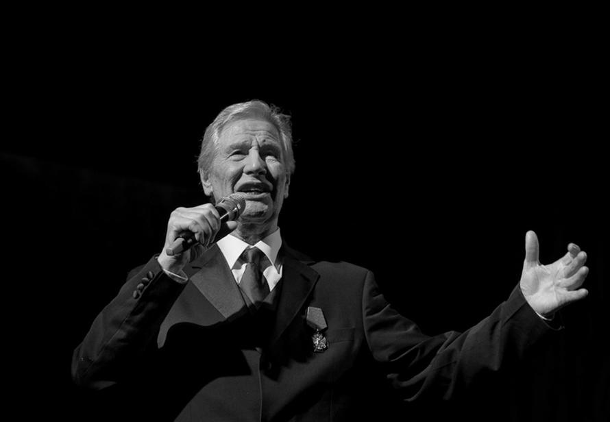 Актёр из «Неуловимых мстителей» умер от коронавируса