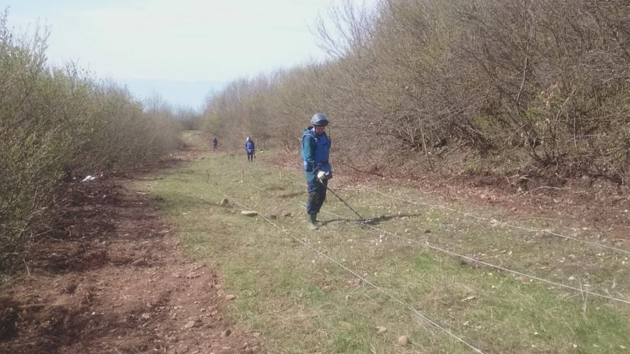 В российском регионе на границе с Украиной упал и взорвался снаряд