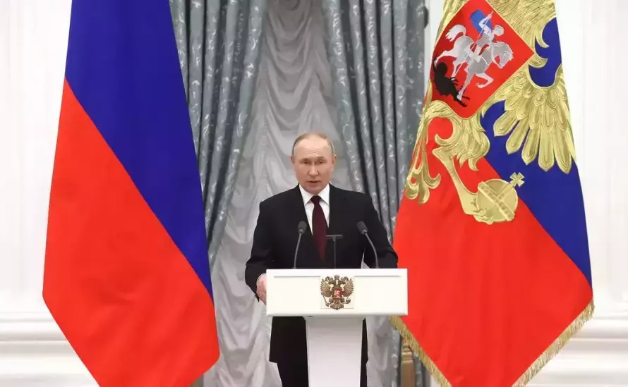 Путин поздравил россиян с Днём защитника Отечества