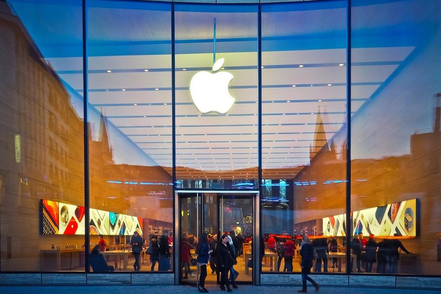 Apple остановила продажи в России и отключила Apple Pay