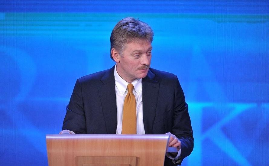 «Многие едут рассудком». Песков отреагировал на слова сенатора США о Путине