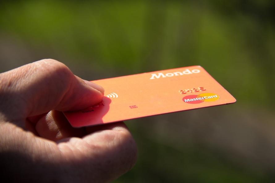 Карты Visa и Mastercard отключат от Apple Pay и Google Pay в России