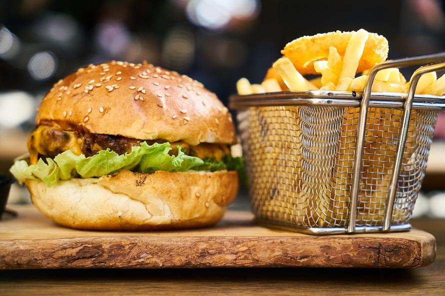 Власти Москвы выделили 500 млн рублей на замену McDonald's и KFC
