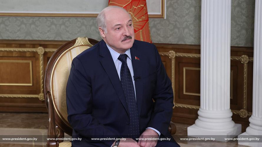 Лукашенко посоветовал Зеленскому договориться с Путиным, чтобы избежать капитуляции
