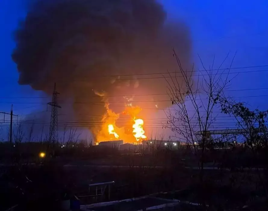 Путину доложили об ударе украинцев по российской нефтебазе