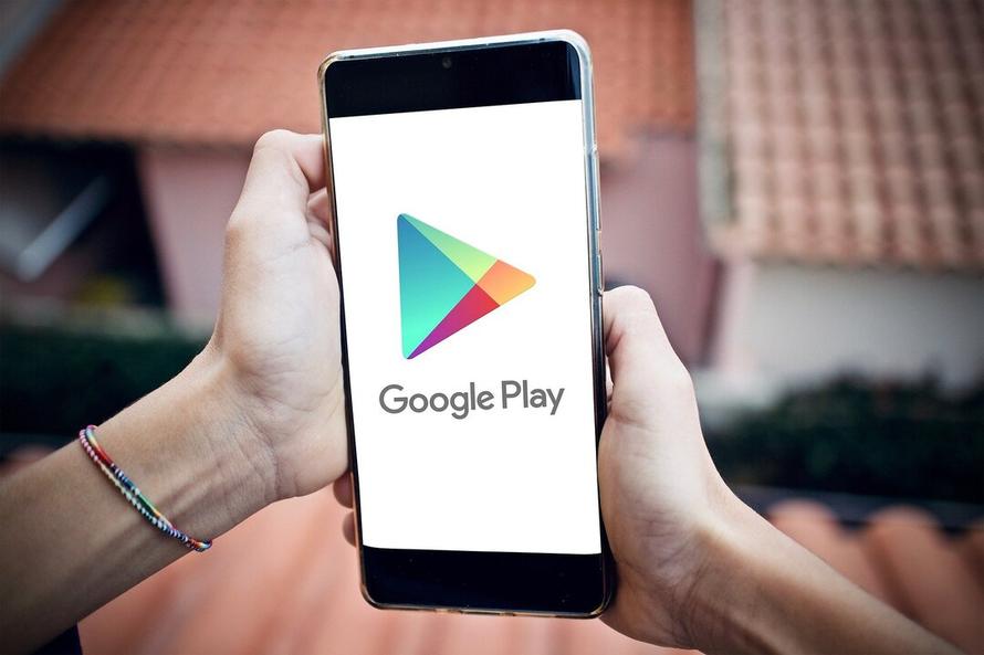 Мишустин допустил запрет россиянам скачивать приложения из App Store и Google Play