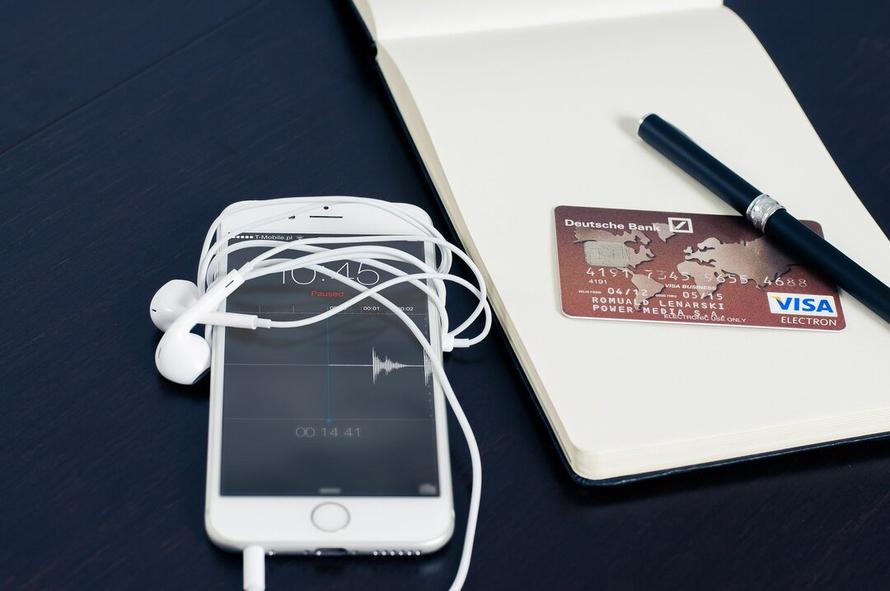 Мошенники стали предлагать россиянам подключение к Apple Pay