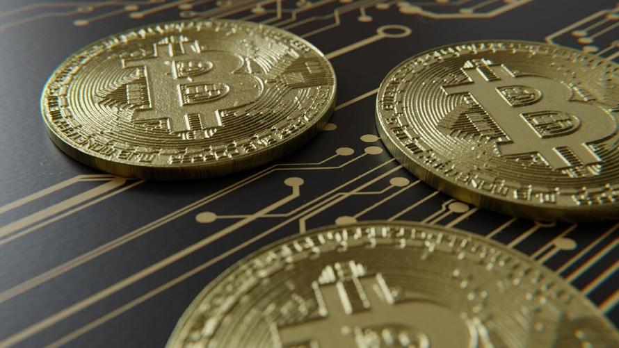 Мошенники украли $1,7 млн на фейковых стримах Маска и Бутерина