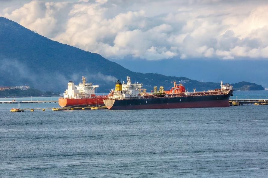 Стоимость нефти Brent опустилась до месячного минимума