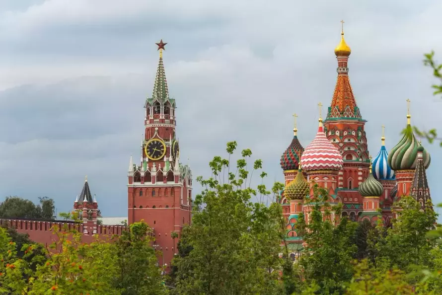 Путин за год заработал на 2 млн рублей больше Медведева