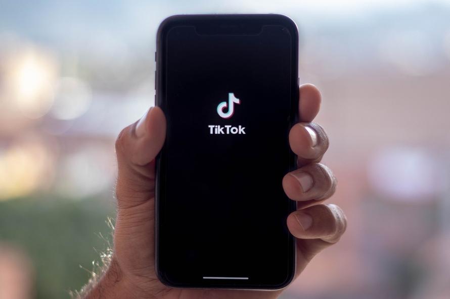 Девочка с аутизмом потратила $2500 в TikTok. В этом обвинили Apple
