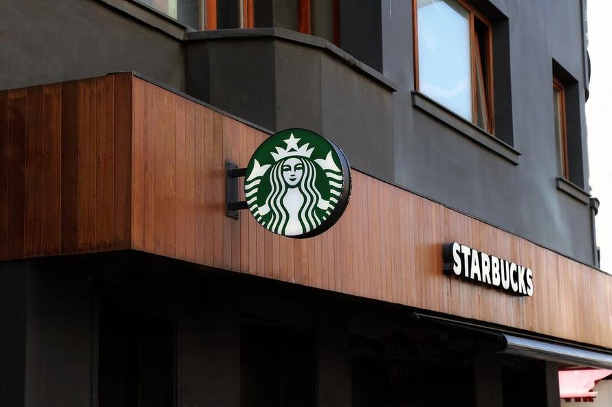 Starbucks вернёт россиянам деньги с карт лояльности