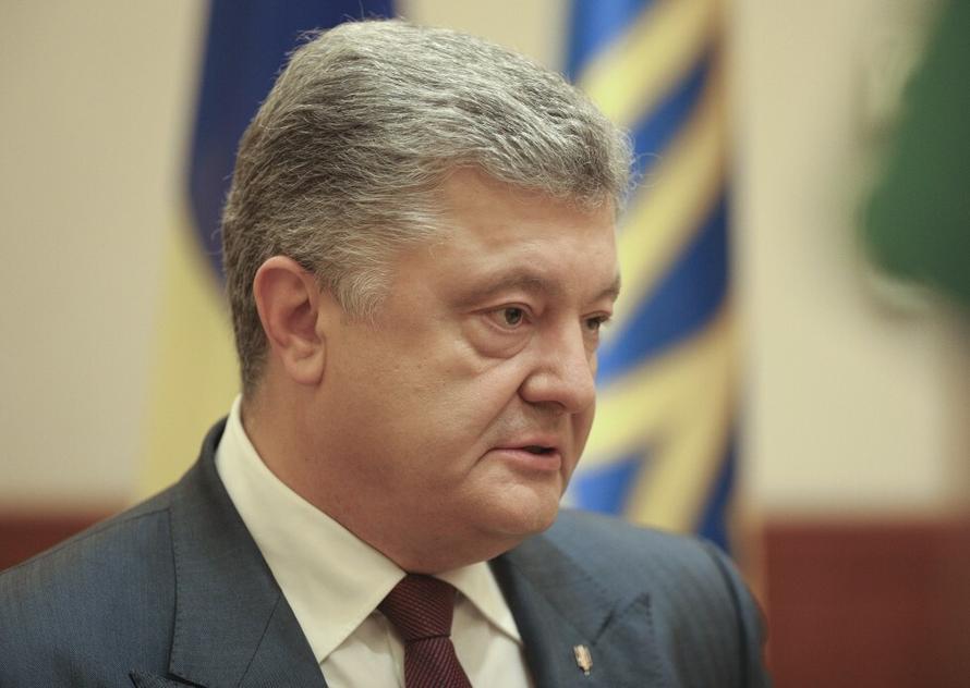 Петра Порошенко не выпустили с Украины