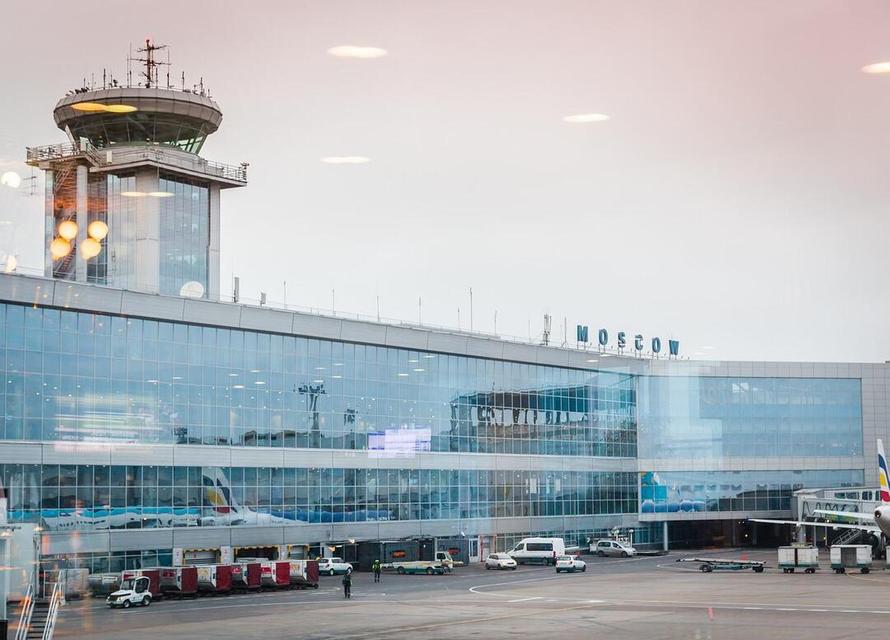 Российские аэропорты захотели открыть магазины duty free на внутренних рейсах