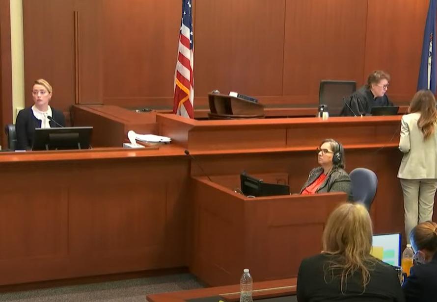 Браслеты с суда Деппа и Хёрд выставили на продажу за $5 тыс.