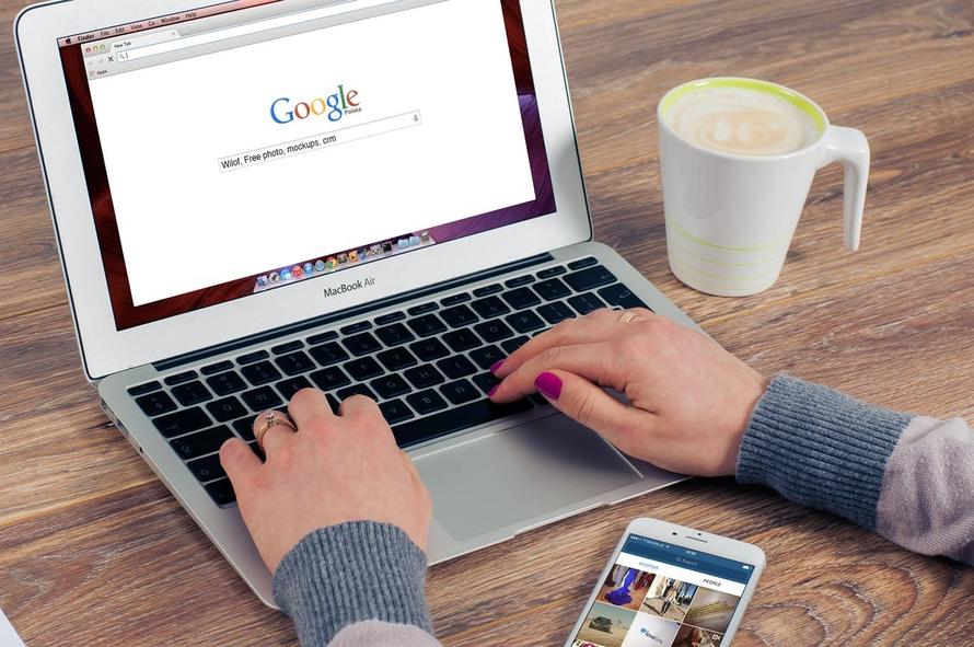 Сотрудника Google наказали после заявлений о сознании у искусственного интеллекта