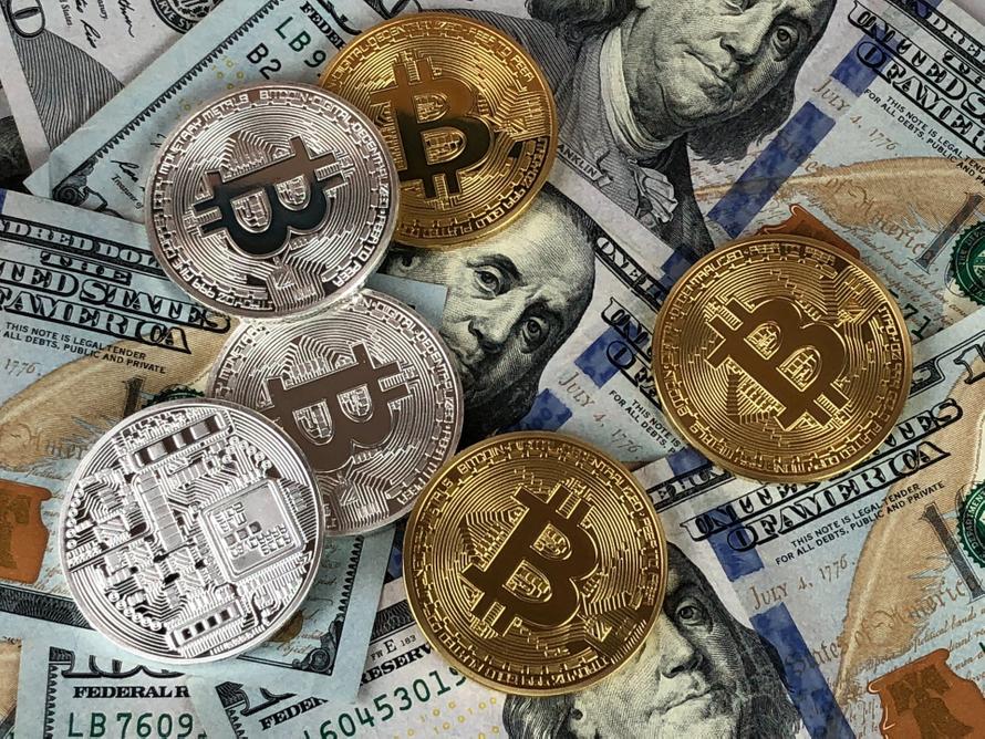 Биткоин опустился ниже $25 тыс. впервые с конца 2020 года
