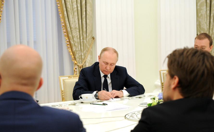 Путин рассказал о возвращении стран Запада к углю вопреки заботе об экологии