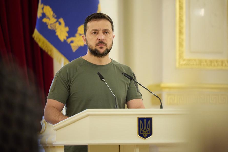 Зеленский отреагировал на предложение поставить памятник порноактёру