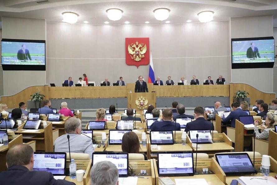 Дума приготовилась запретить новости о геях и лесбиянках