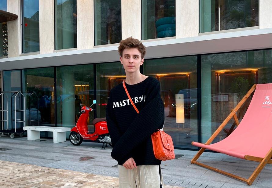 Блогер Влад Бумага решил выпустить напиток «Клоун-кола»