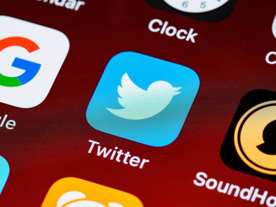 Компания Twitter заинтересовалась личной перепиской Маска