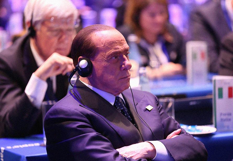 Пенсия не для него. 85-летний Берлускони вернулся в большую политику