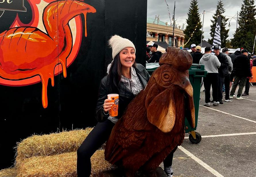 Владелица паба начала приторговывать телом, чтобы спасти бизнес