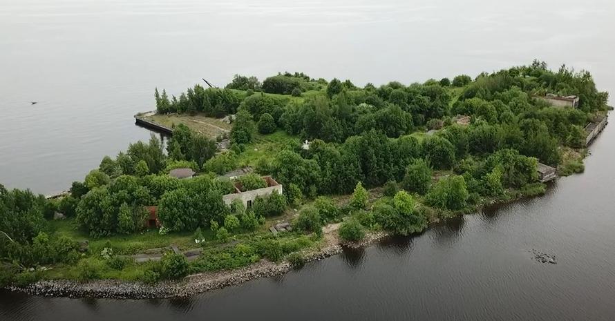 «Идеальное бомбоубежище!» Исторический форт в Кронштадте выставили на «Авито» за 185 млн рублей