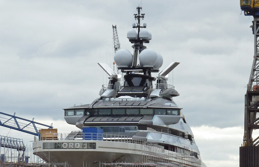 Яхта российского миллиардера приплыла в Китай. Стране пообещали из-за этого проблемы