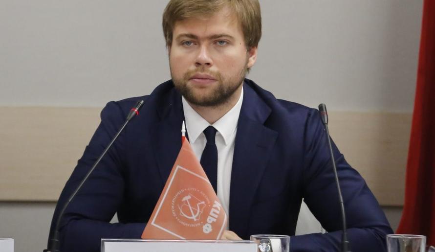 Внука Зюганова задержали за халявную заправку. Он не понял, что происходит