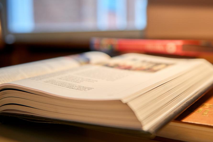 Россияне усмотрели в школьном учебнике пиар сторонников «золотого миллиарда»