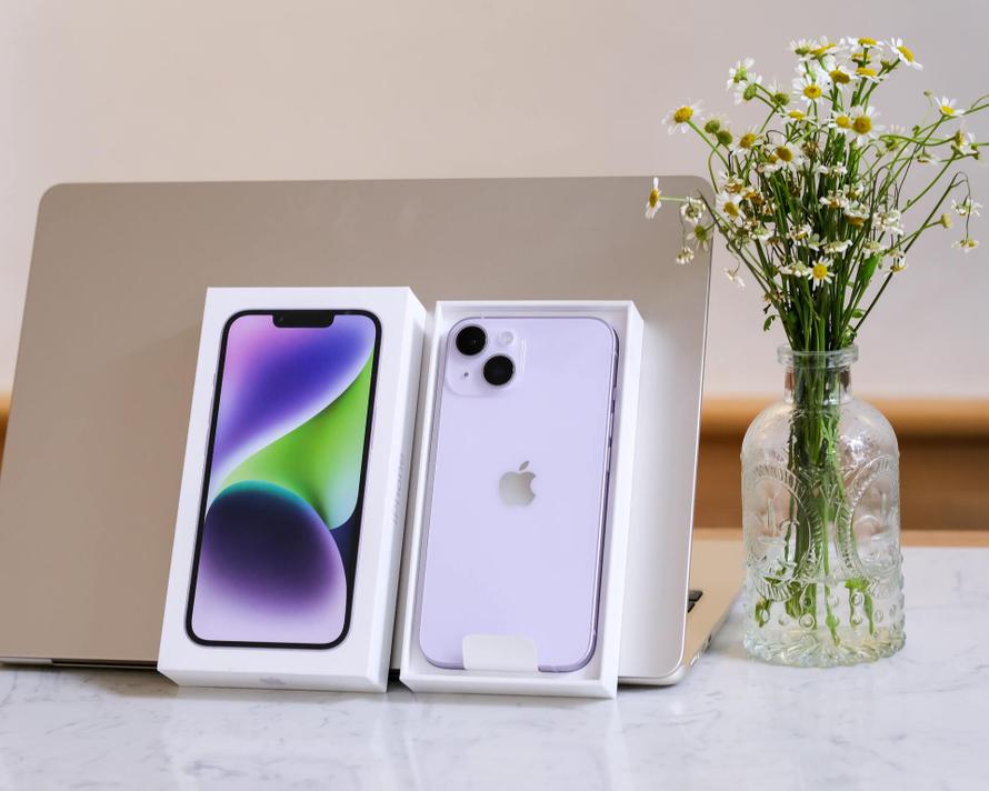 Новый айфон никто не берёт. Apple даже остановила производство