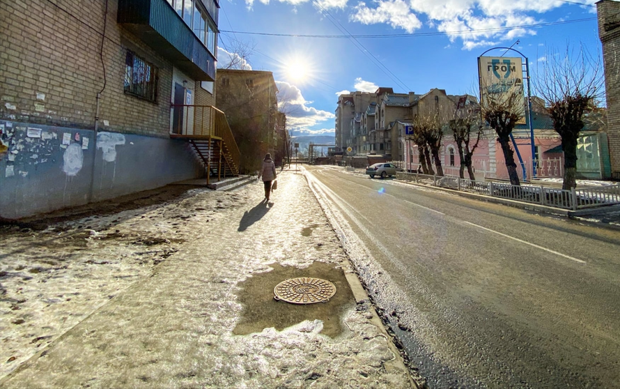 Дороги длинноваты. Глава российского города нашёл оправдание скользким улицам