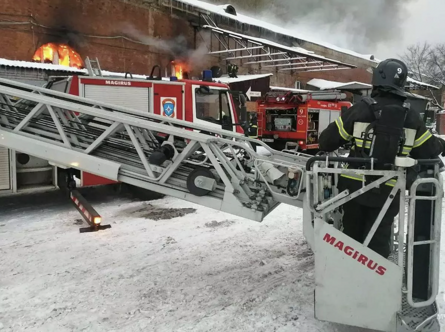 В российском городе произошёл пожар на крупнейшей ТЭЦ. Сообщают о погибшем