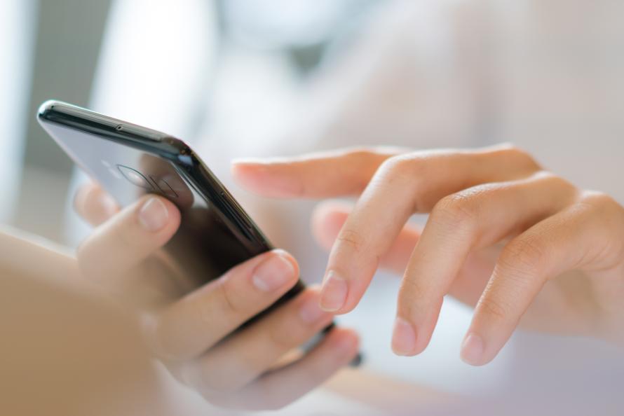 Двум юным россиянкам придётся отвечать перед судом за аватарки в Telegram. И снова эти три буквы