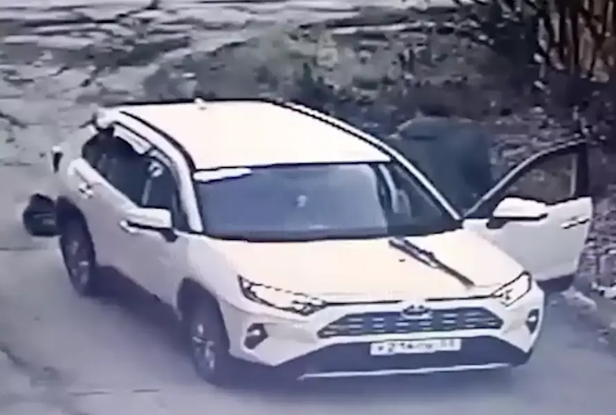 Сбивший ребёнка депутат вышел сухим из воды. То есть из зала суда
