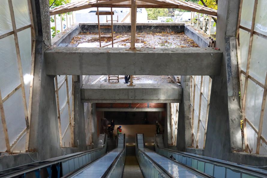 Голову ребёнка зажало на эскалаторе МЦК. Мальчик в реанимации