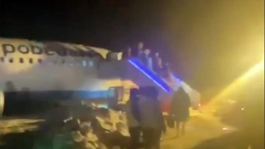 Российский самолёт застрял в сугробе и никуда не полетел