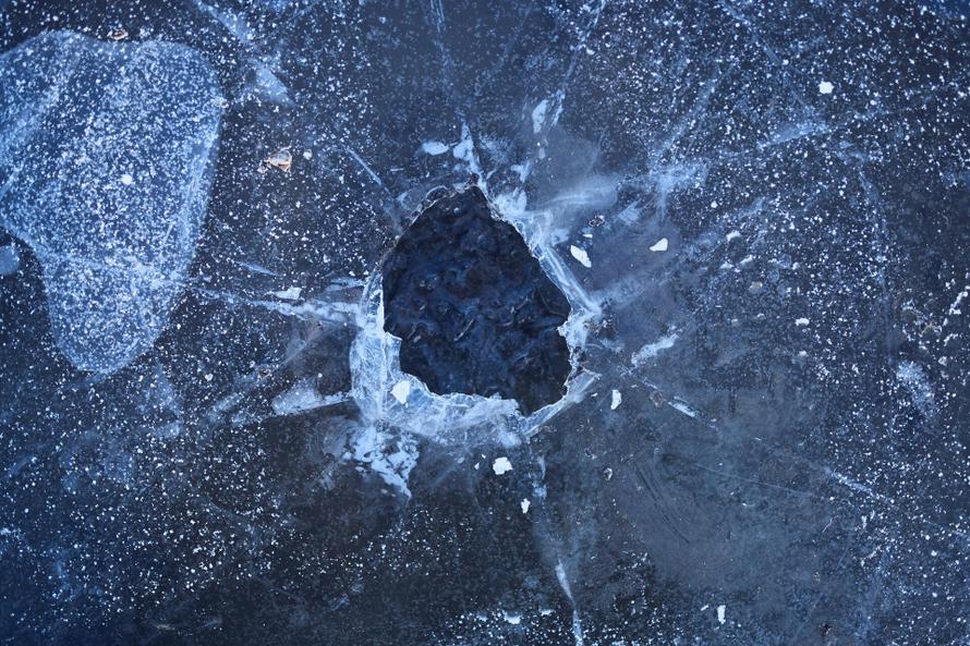 Врачи рассказали, как не подхватить в проруби цистит и пневмонию