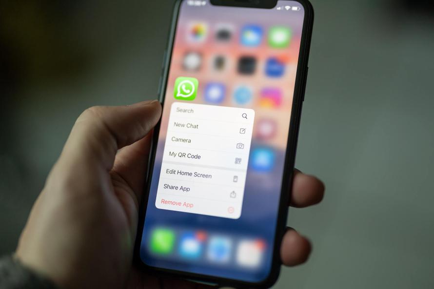 Как уберечься от утечек данных из WhatsApp*? Советы специалиста