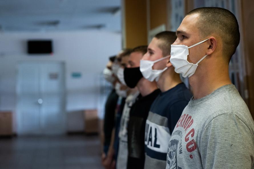 В России собрались запретить рекламу для уклонистов