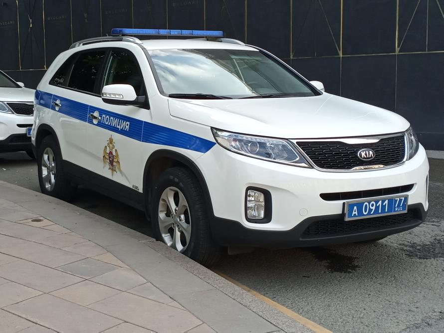 Жильцов московской многоэтажки напугали примотанной к двери гранатой