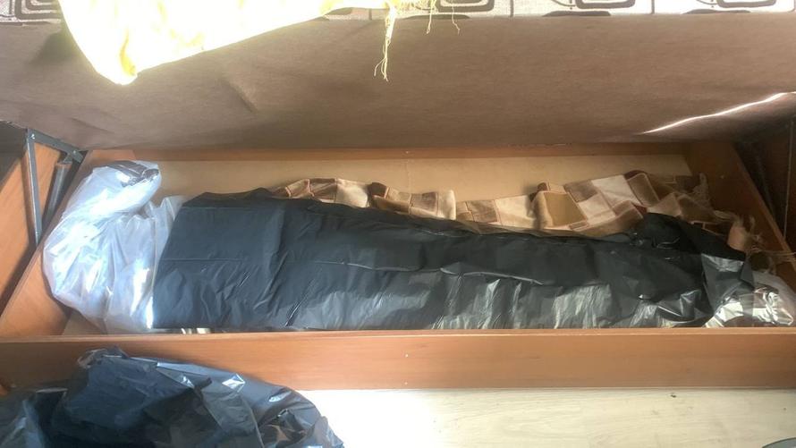 Россиянина убили и упокоили прямо в диване. Обошлось без расчленёнки